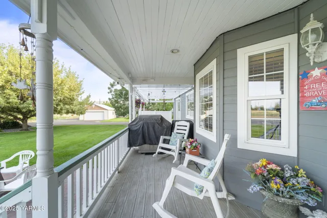 $685,000 | 413 North Albro Road, Prosser, WA 99350