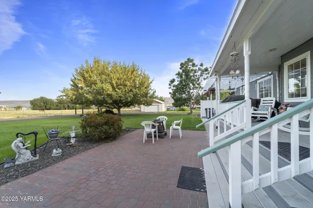 $685,000 | 413 North Albro Road, Prosser, WA 99350