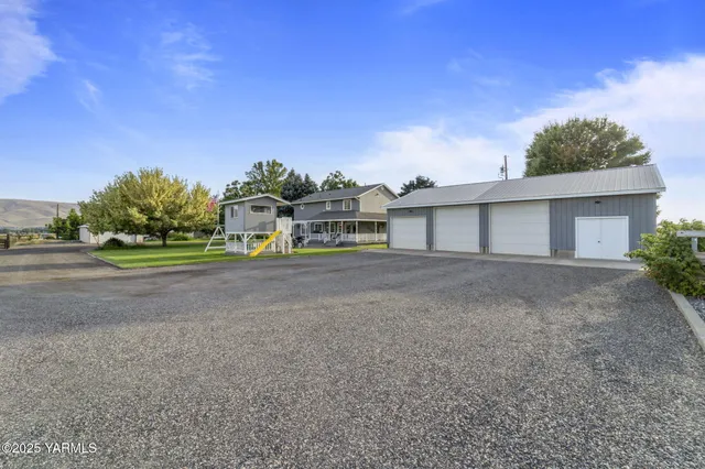 $685,000 | 413 North Albro Road, Prosser, WA 99350