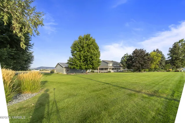 $685,000 | 413 North Albro Road, Prosser, WA 99350