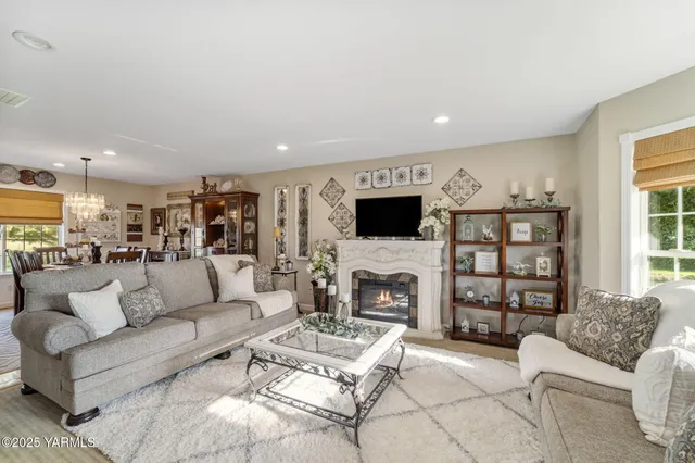 $685,000 | 413 North Albro Road, Prosser, WA 99350