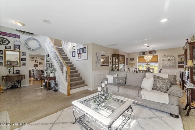 $685,000 | 413 North Albro Road, Prosser, WA 99350