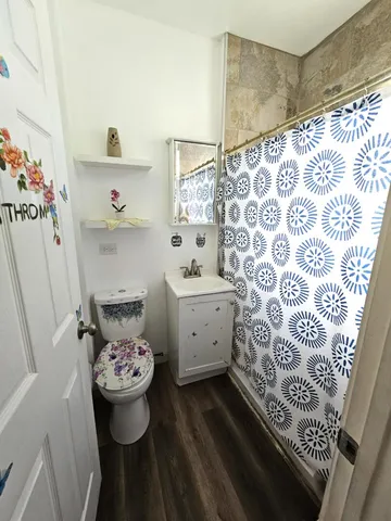 $184,500 | 454 South Des Plaines Street, Joliet, IL 60436