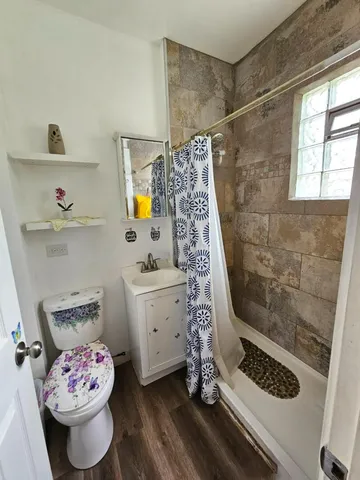 $184,500 | 454 South Des Plaines Street, Joliet, IL 60436