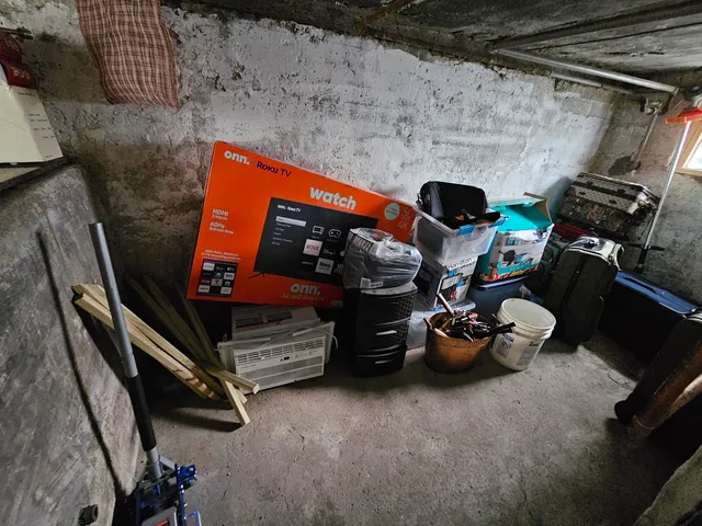 $184,500 | 454 South Des Plaines Street, Joliet, IL 60436