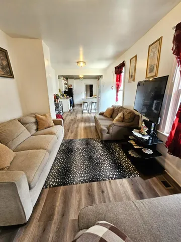 $184,500 | 454 South Des Plaines Street, Joliet, IL 60436