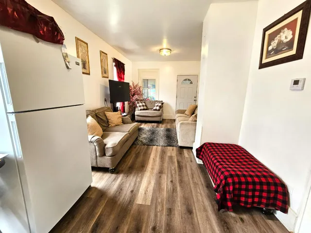 $184,500 | 454 South Des Plaines Street, Joliet, IL 60436