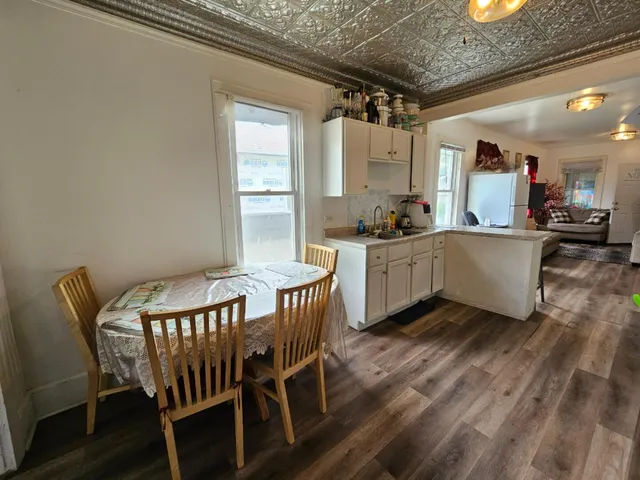 $184,500 | 454 South Des Plaines Street, Joliet, IL 60436