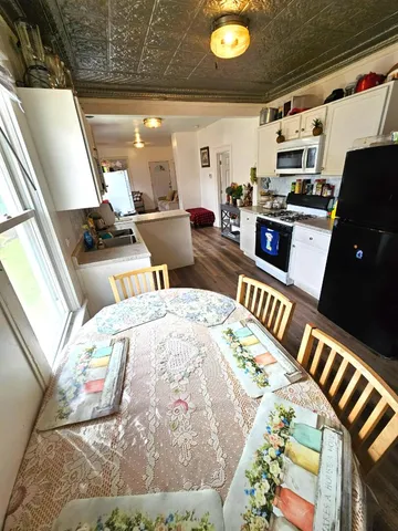 $184,500 | 454 South Des Plaines Street, Joliet, IL 60436