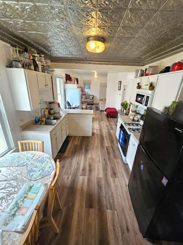 $184,500 | 454 South Des Plaines Street, Joliet, IL 60436