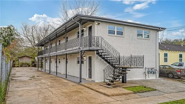 $1,395 | 6608 Dauphine Street, Arabi, LA 70032