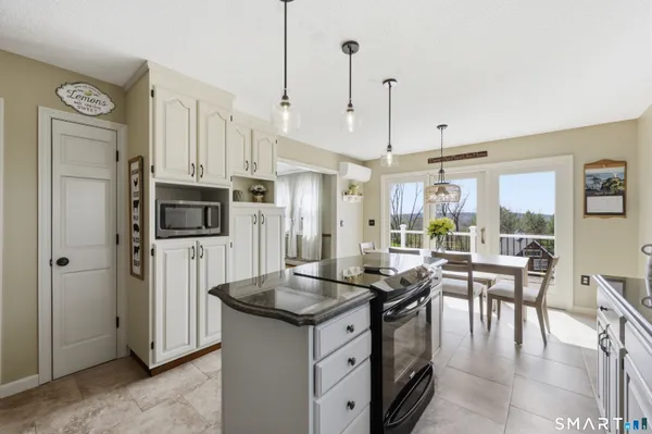 $564,900 | 68 Suncrest Drive, Somers, CT 06071