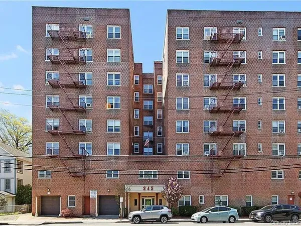 $2,300 | 245 Bronx River Road, Unit 7F, Yonkers, NY 10704