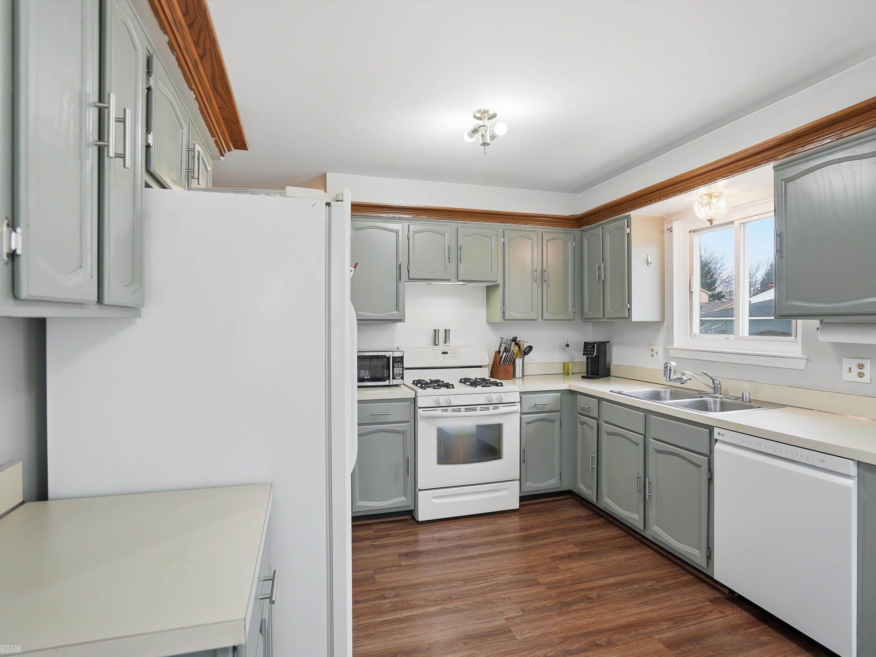 50093 Waterloo Chesterfield, MI 48047 - Photo 12 of 37