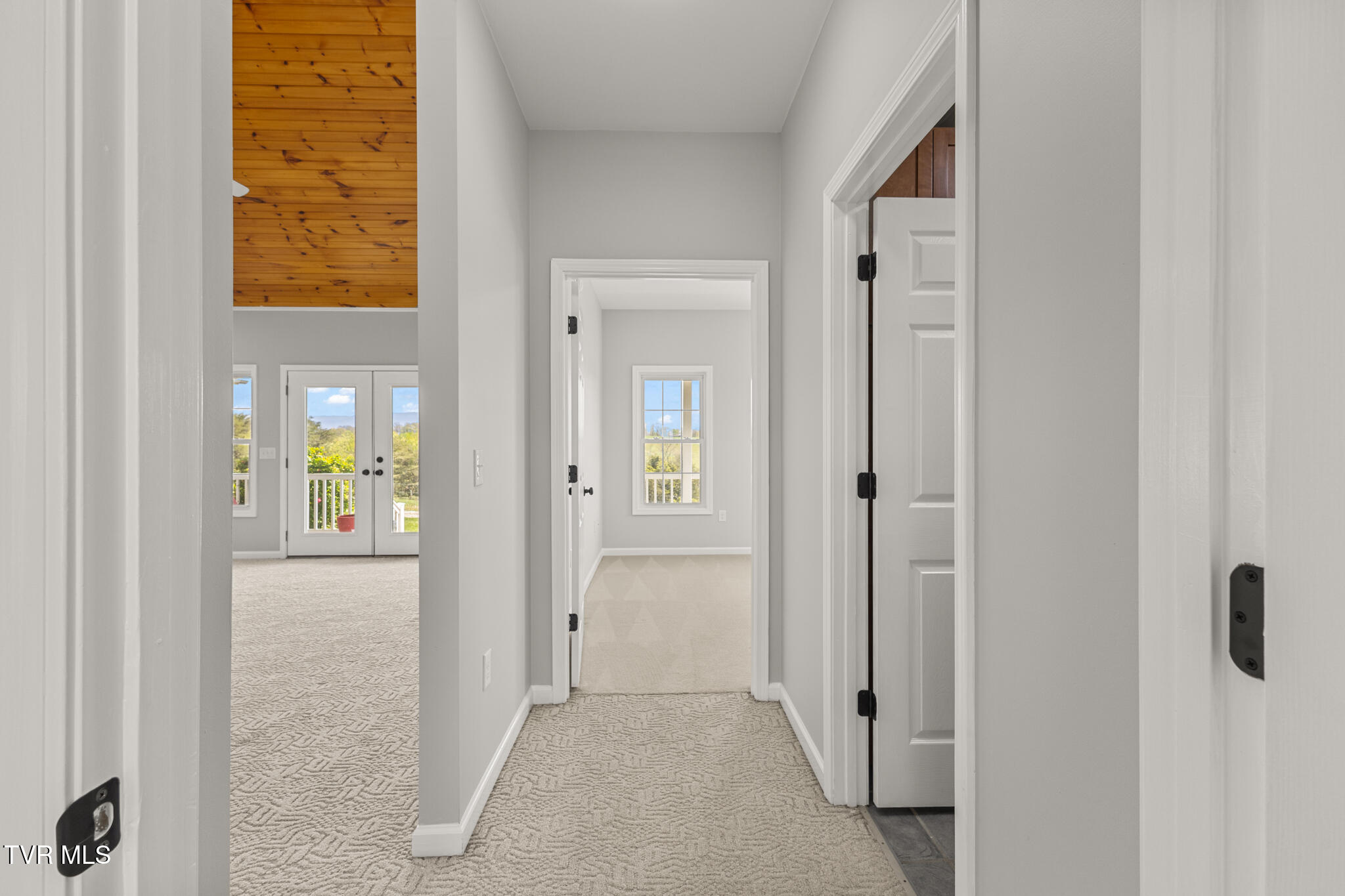 1205 Gibson Road Greeneville, TN 37743 - Photo 30 of 43 1205 Hallway