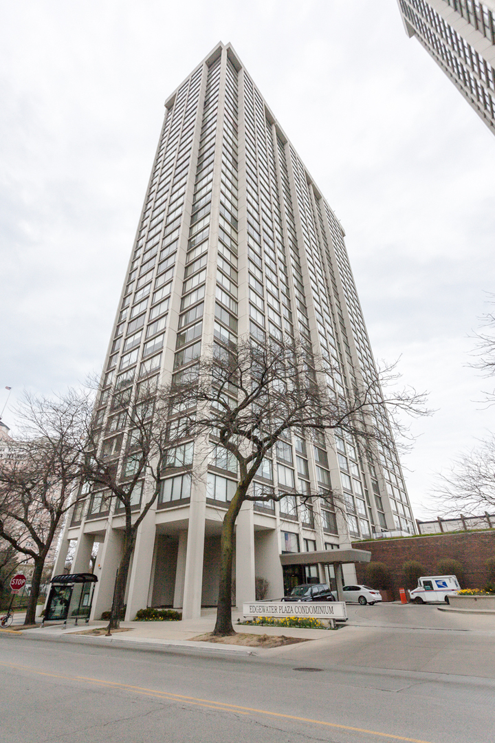 5455 North Sheridan Road, Unit 3307 Chicago, IL 60640 - Photo 2 of 21 a view of a tall building