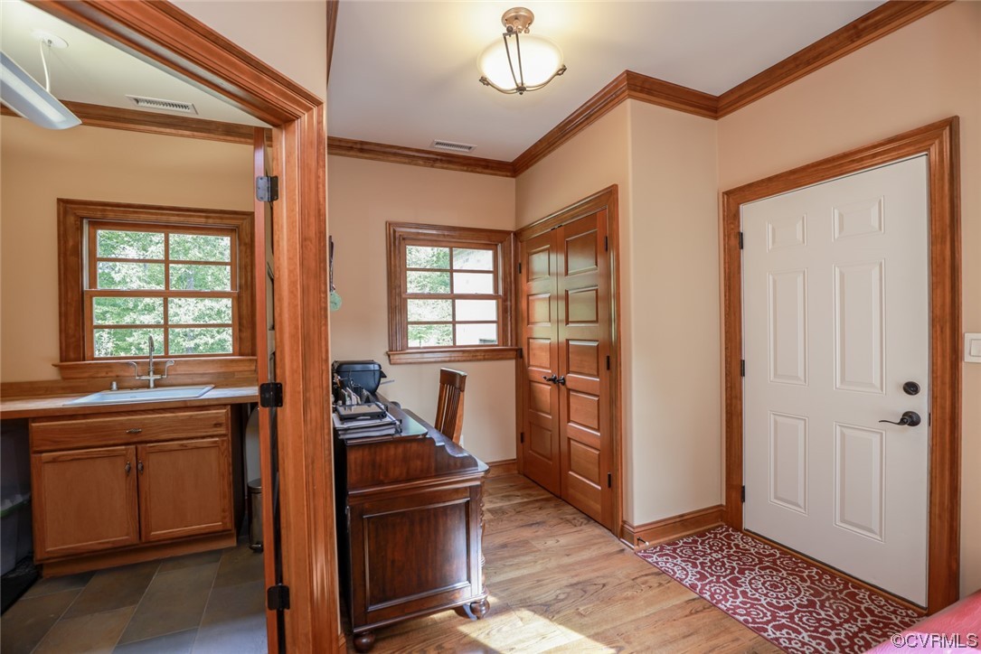 14440 Yankeetown Road Ashland, VA 23005 - Photo 36 of 50 a view of a hallway with kitchen and entryway