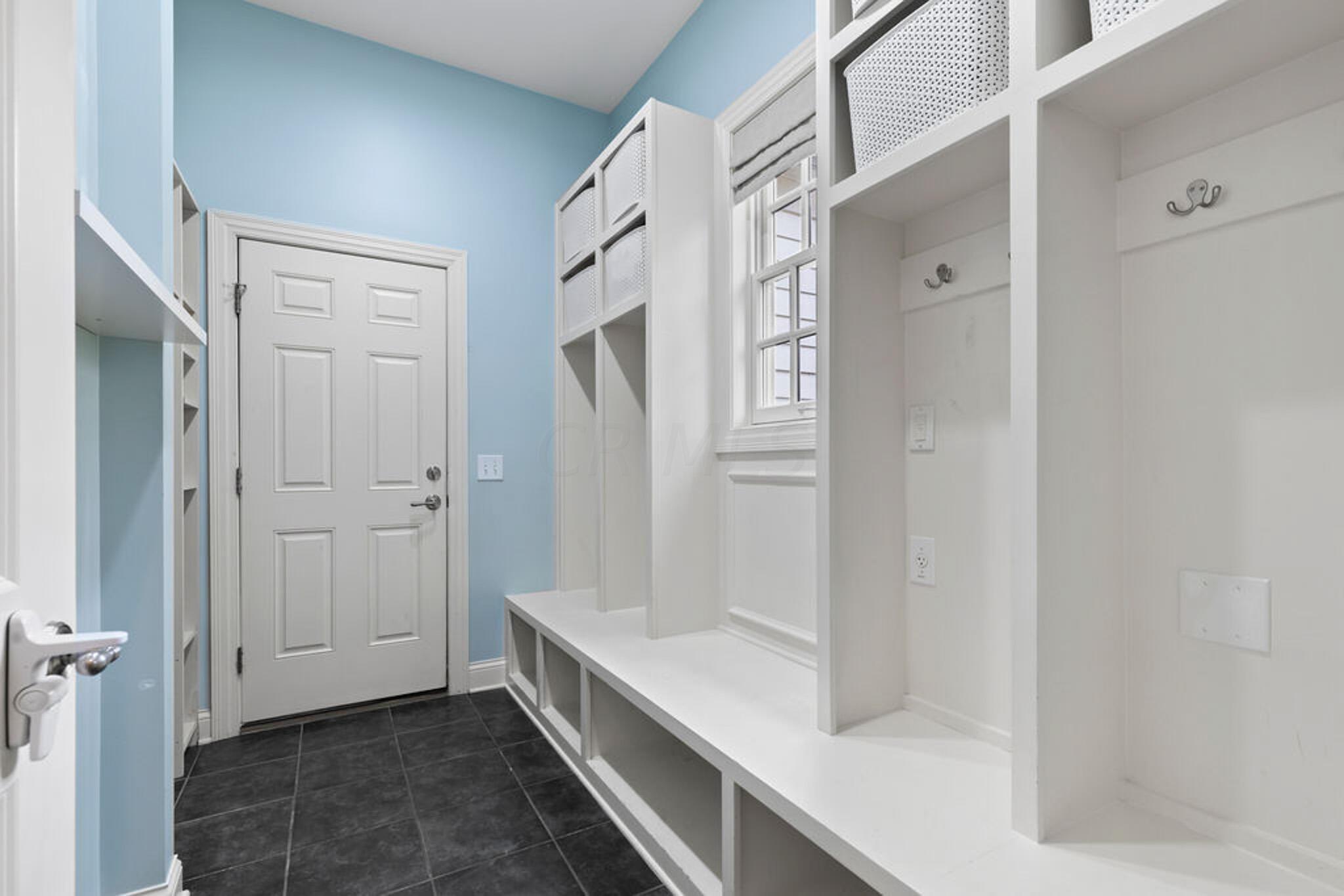7255 Southfield Road New Albany, OH 43054 - Photo 14 of 44 Mud Room