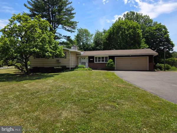 $375,000 | 1611 Mark Twain Circle, Bethlehem, PA 18017