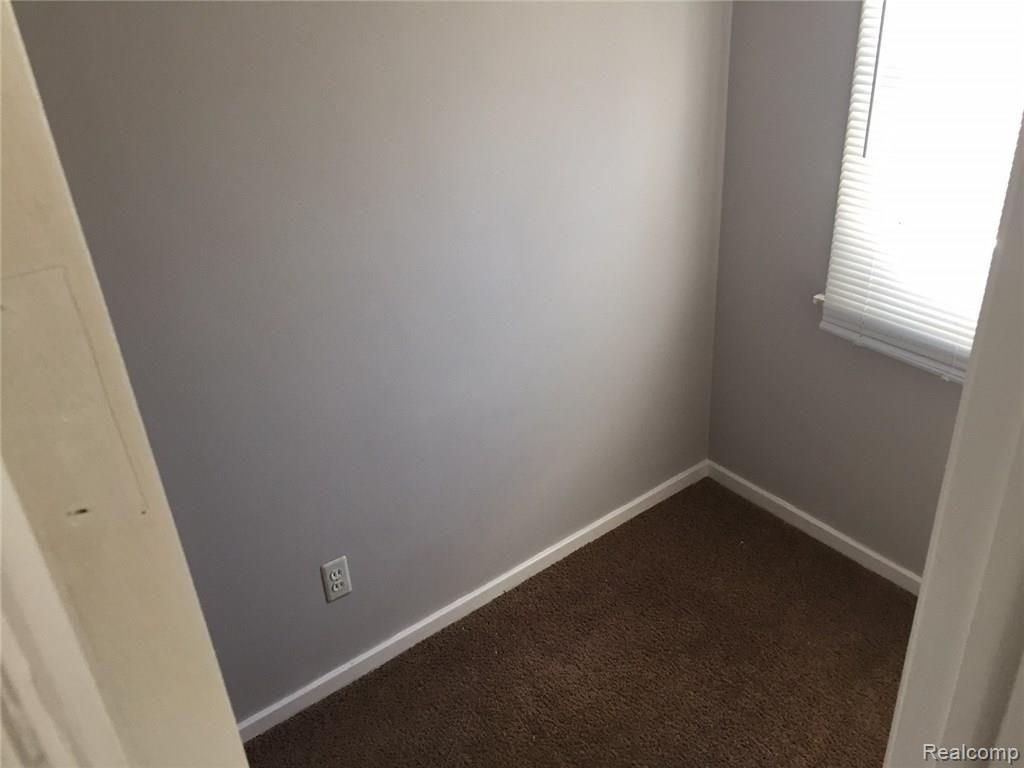 21149 Greenview Road Southfield, MI 48075 - Photo 8 of 15 21149 Greenview 9 (1).JPG