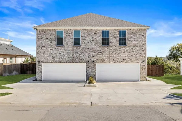 $2,800 | 1701 Belzise Terrace, Fort Worth, TX 76104