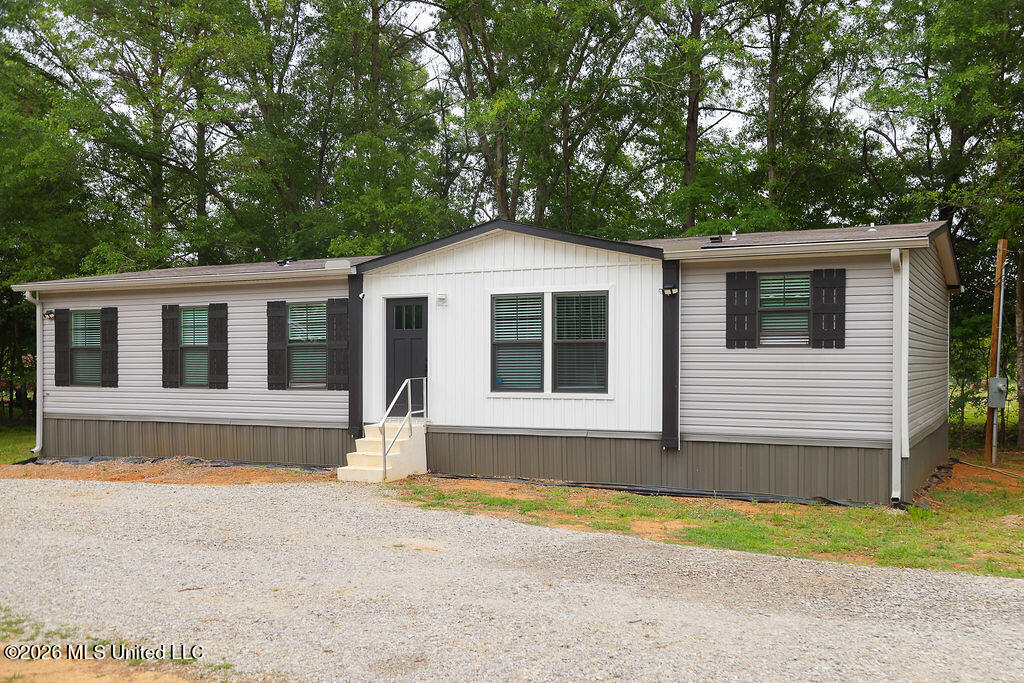 2336 Sharon Road Canton, MS 39046 - Photo 4 of 24 IMG_1713