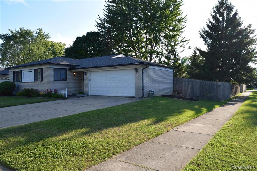 35499 Kelly Road Clinton Township, MI 48035 - Photo 5 of 22