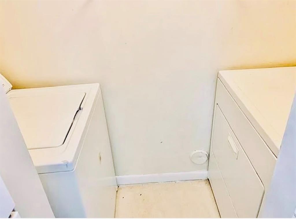 9733 Westview Drive, Unit 1314 Coral Springs, FL 33076 - Photo 11 of 15 a view of living room washer and dryer