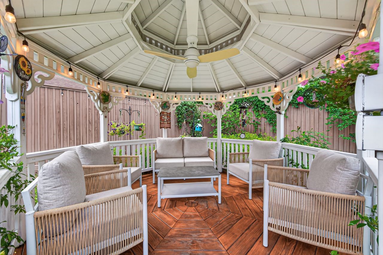 10932 Lasso Lane Houston, TX 77079 - Photo 37 of 38 a view of a roof deck with furniture