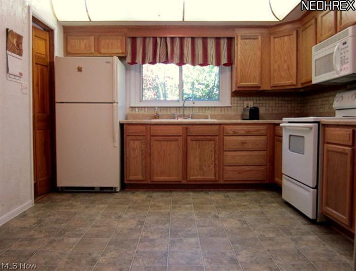 2484 Haverhill Road Akron, OH 44333 - Photo 4 of 13 Gallery Image 4