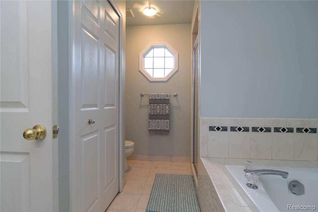 17376 Cross Winds Road Livonia, MI 48152 - Photo 40 of 61 DSC_1213.jpg