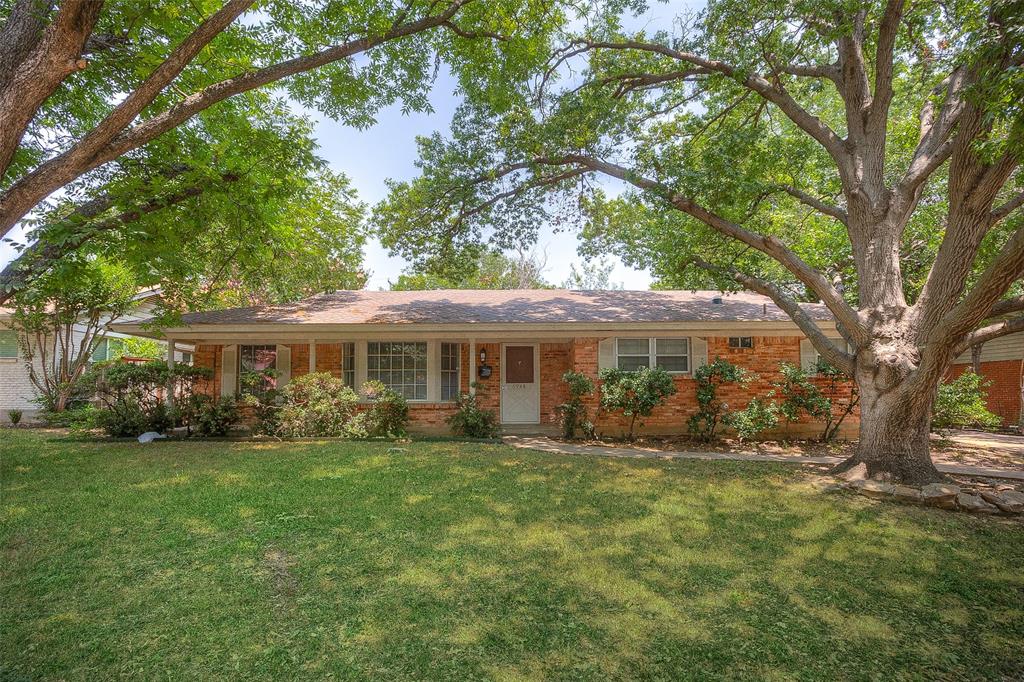 6948 Valhalla Road Fort Worth, TX 76116 - Photo 4 of 36