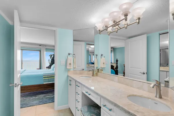$1,299,999 | 1133 West Ocean Drive, Unit 17, Key Colony Beach, FL 33050