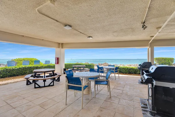 $1,299,999 | 1133 West Ocean Drive, Unit 17, Key Colony Beach, FL 33050