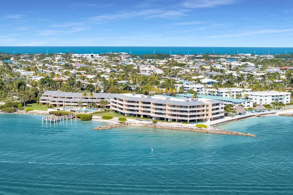 $1,299,999 | 1133 West Ocean Drive, Unit 17, Key Colony Beach, FL 33050