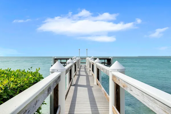 $1,299,999 | 1133 West Ocean Drive, Unit 17, Key Colony Beach, FL 33050