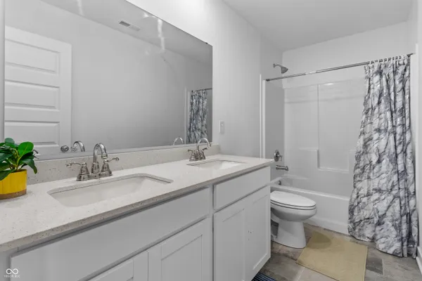 $339,400 | 726 Oxford Lane, Danville, IN 46122