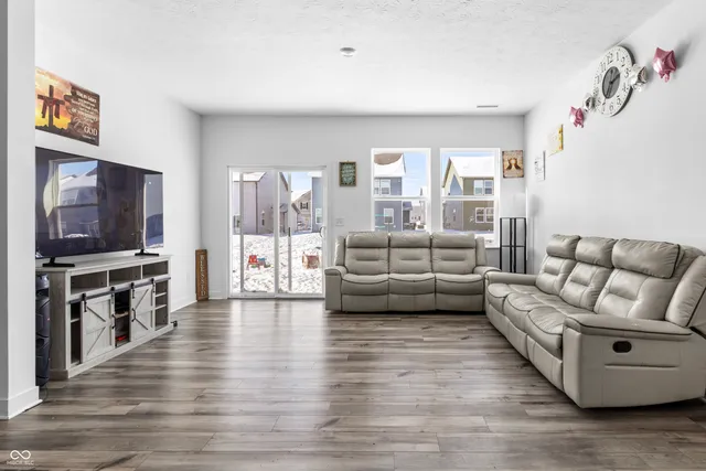 $339,900 | 726 Oxford Lane, Danville, IN 46122