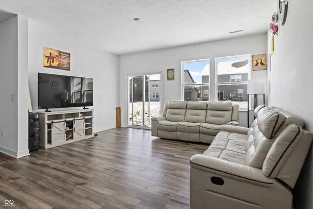 $339,900 | 726 Oxford Lane, Danville, IN 46122