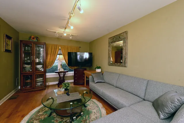 $679,000 | 2140 Beechnut Road, Northbrook, IL 60062