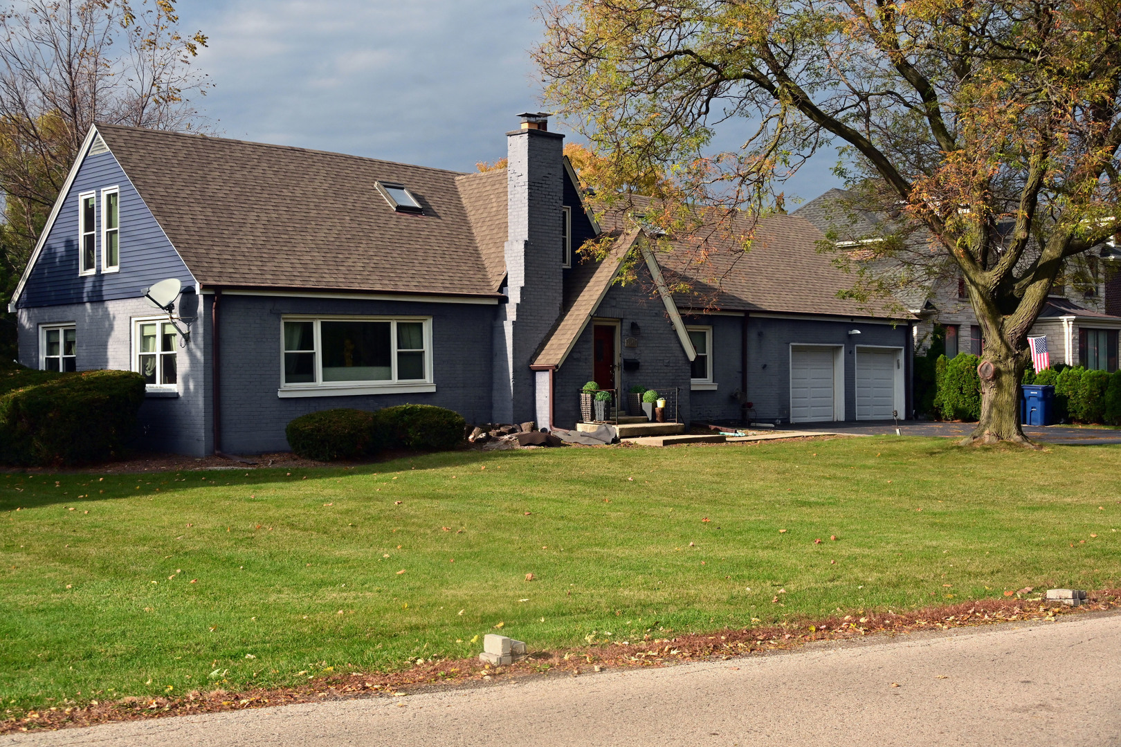 2140 Beechnut Road Northbrook, IL 60062 - Photo 3 of 33 a view of a house with a yard