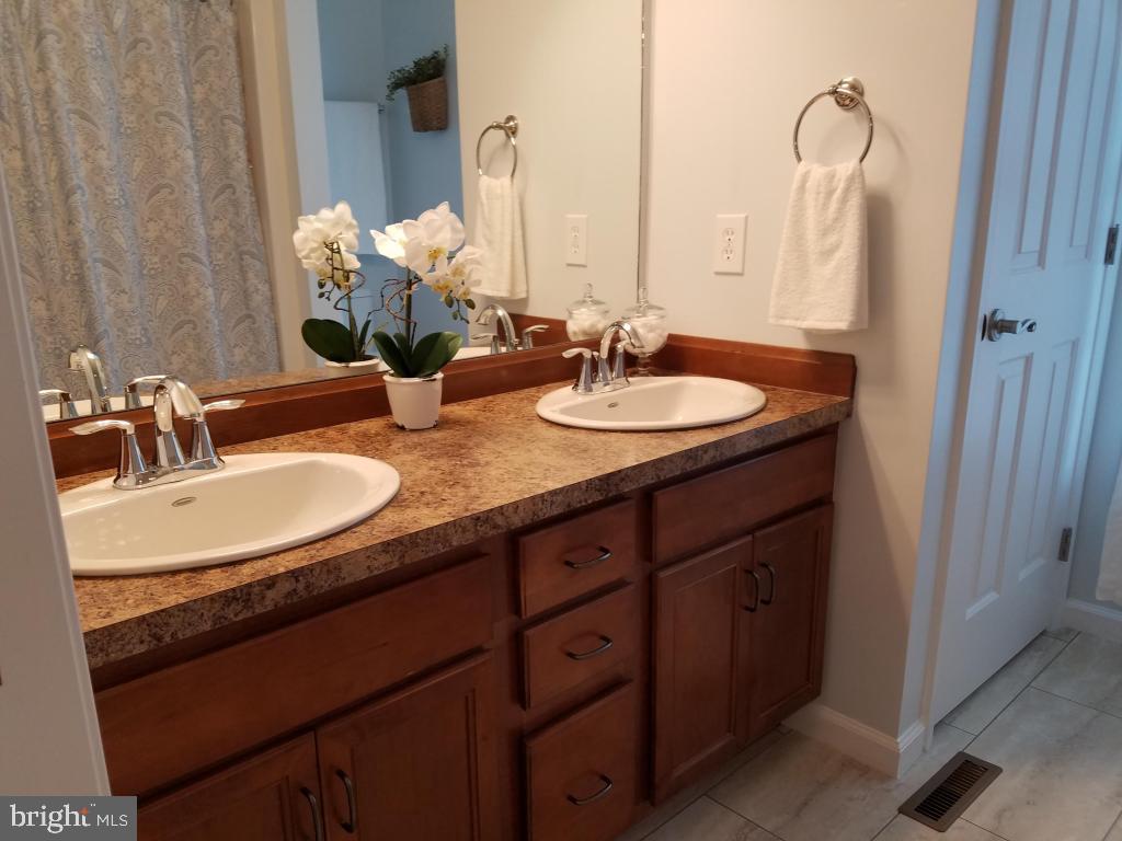 1204 Overlook Road Middletown, PA 17057 - Photo 24 of 25 Gallery Image 24
