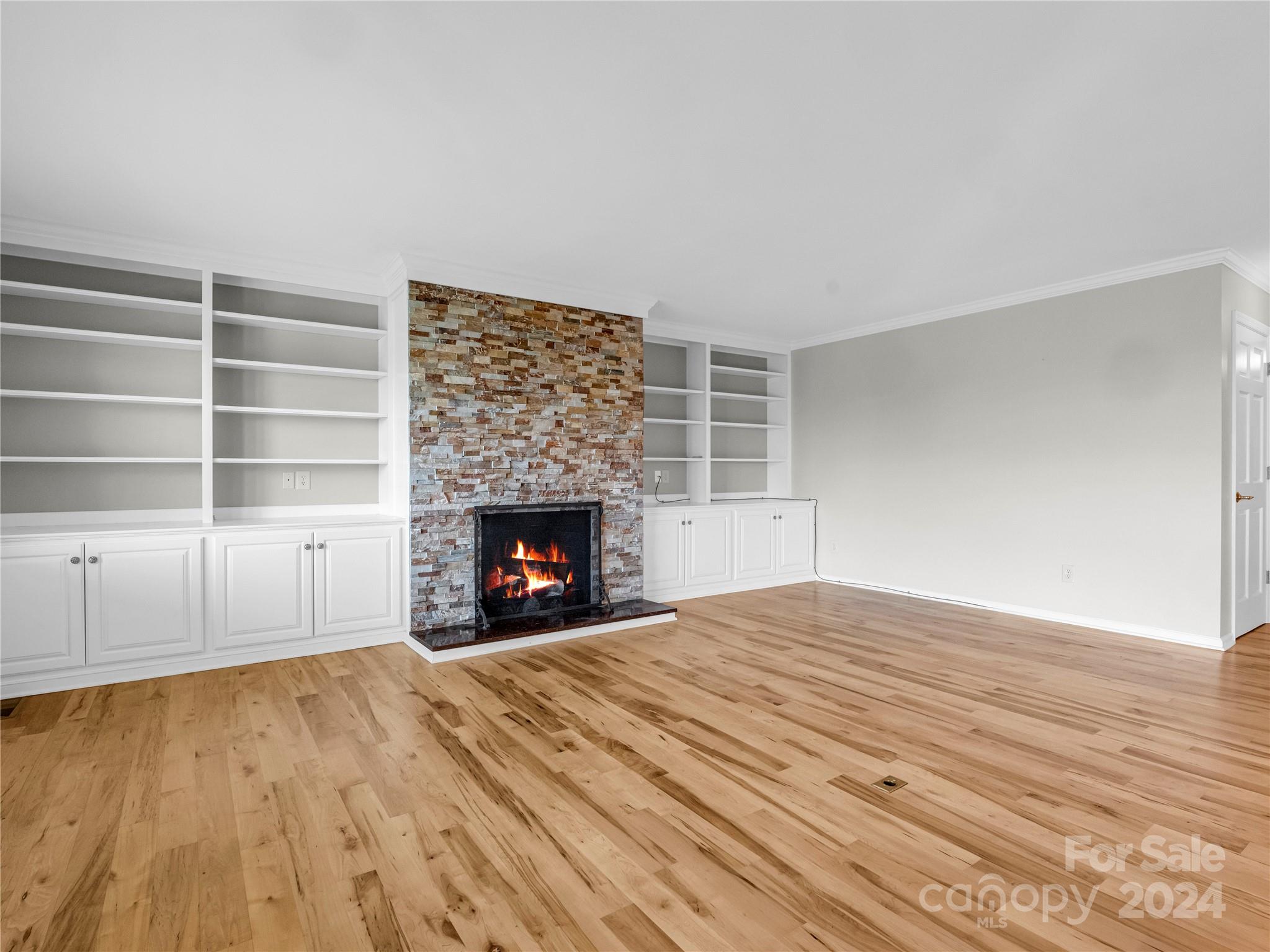 77 Chestnut Street, Unit 304 Tryon, NC 28782 - Photo 5 of 35 Gallery Image 5