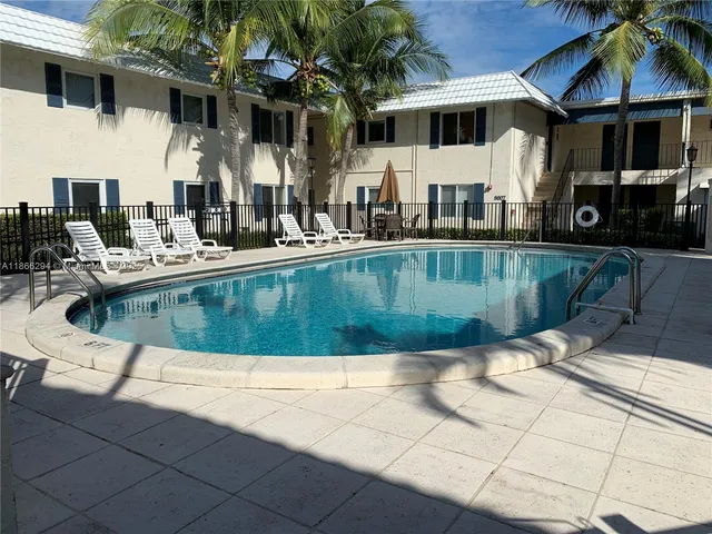 $1,750 | 8605 Southwest 68th Court, Unit 1, Pinecrest, FL 33156
