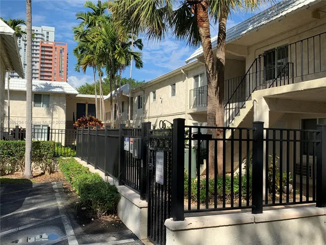 $1,750 | 8605 Southwest 68th Court, Unit 1, Pinecrest, FL 33156