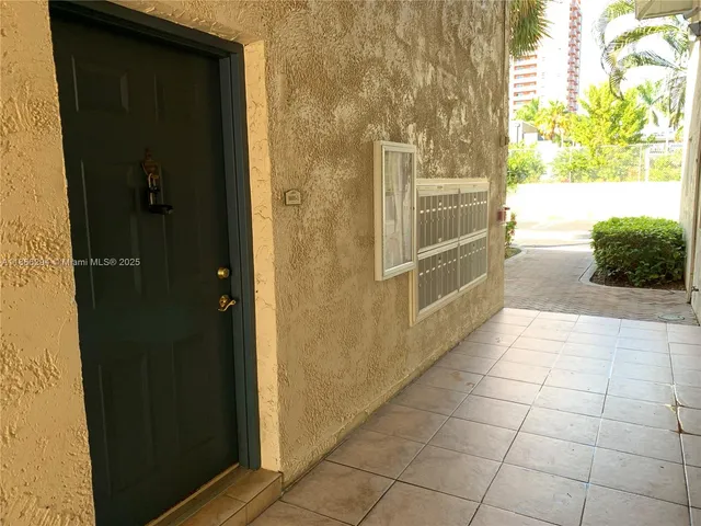 $1,750 | 8605 Southwest 68th Court, Unit 1, Pinecrest, FL 33156