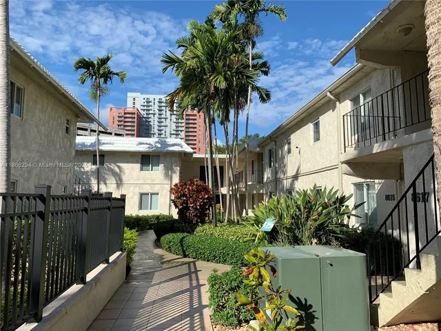 $1,750 | 8605 Southwest 68th Court, Unit 1, Pinecrest, FL 33156