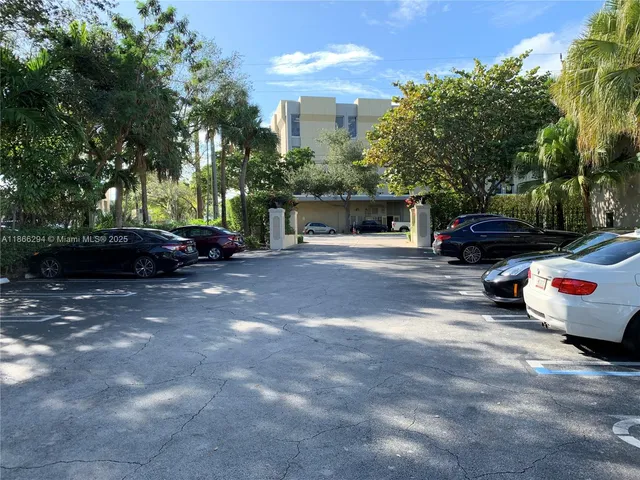 $1,750 | 8605 Southwest 68th Court, Unit 1, Pinecrest, FL 33156