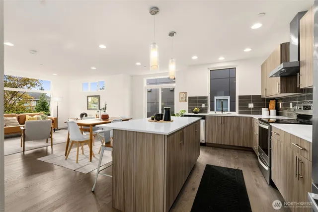 $698,000 | 6013 South 127th Lane, Seattle, WA 98178