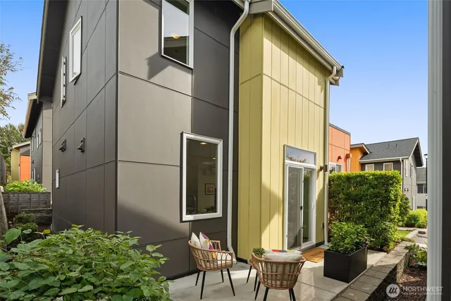 $698,000 | 6013 South 127th Lane, Seattle, WA 98178